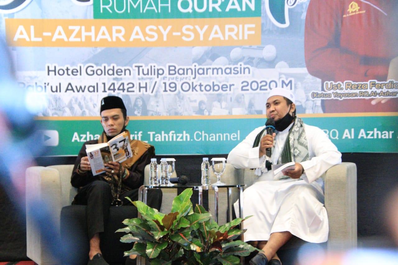 Wakil Bupati Hulu Sungai Selatan menghadiri Tausiah dan bedah buku 37 Masalah Populer bersama Guru Mulia Ustadz Dr. H. Abdul Somad, Lc, MA, Ph.D