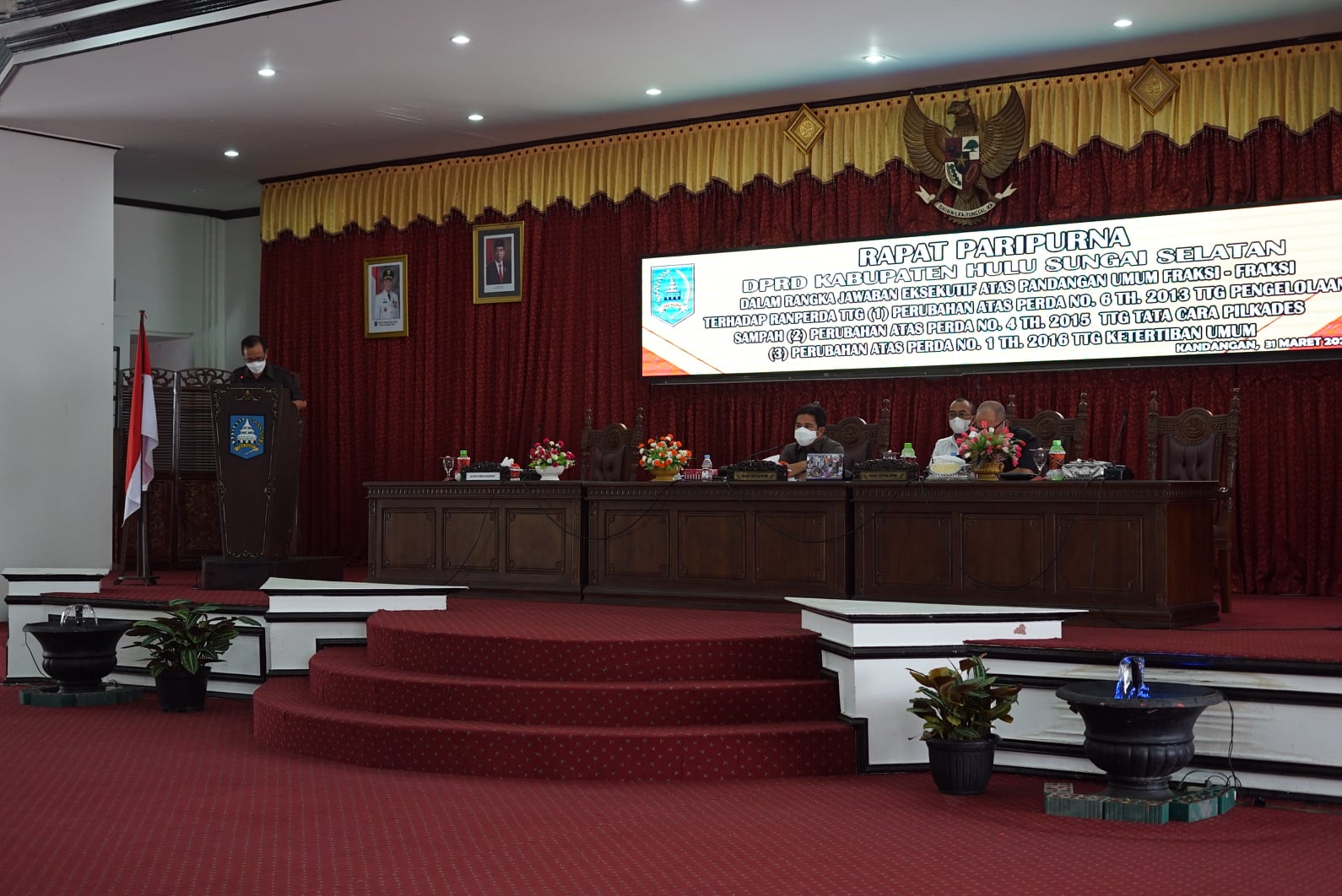 JAWABAN EKSEKUTIF ATAS PANDANGAN UMUM FRAKSI – FRAKSI DI DPRD KAB. HSS