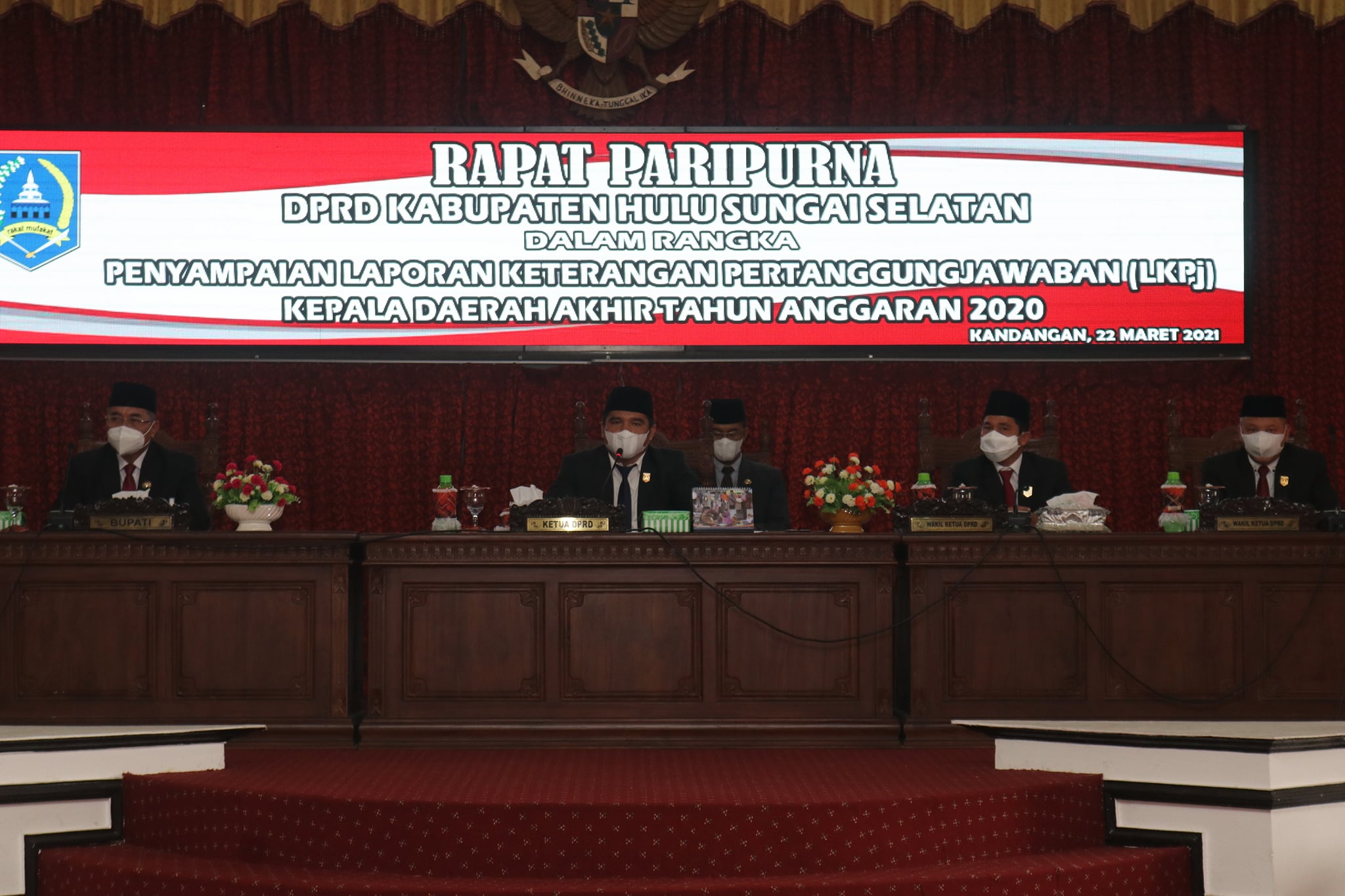 Bupati HSS Sampaikan LKPJ T.A. 2020 Kepada DPRD