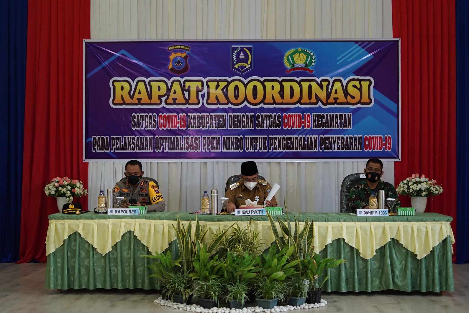 Bupati HSS Pimpin Rapat Koordinasi Satgas Covid-19 Kabupaten Dengan Kecamatan