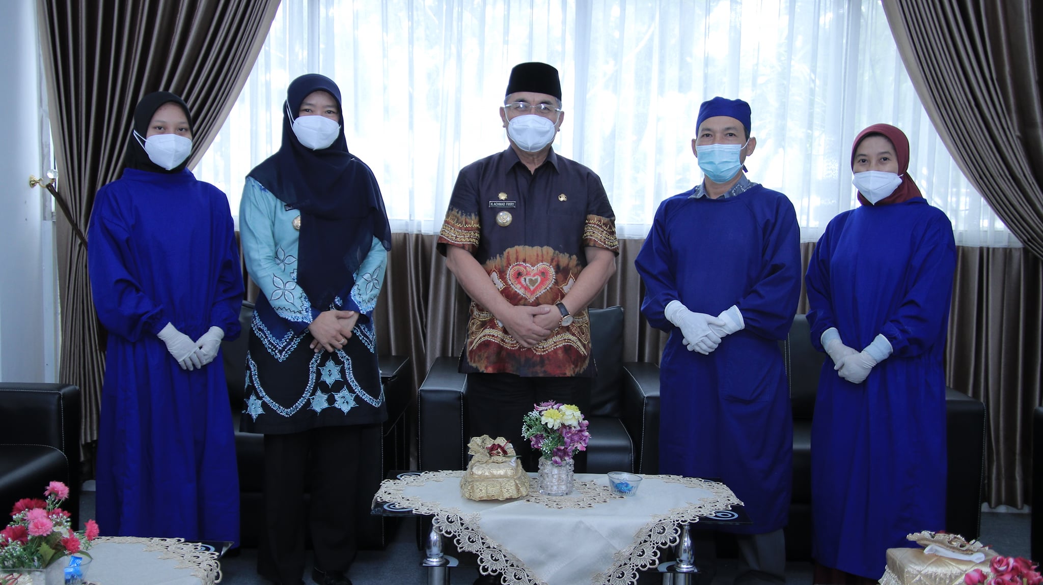 “BUPATI HSS MENERIMA SUNTIK VAKSIN COVID 19 TAHAP KEDUA”