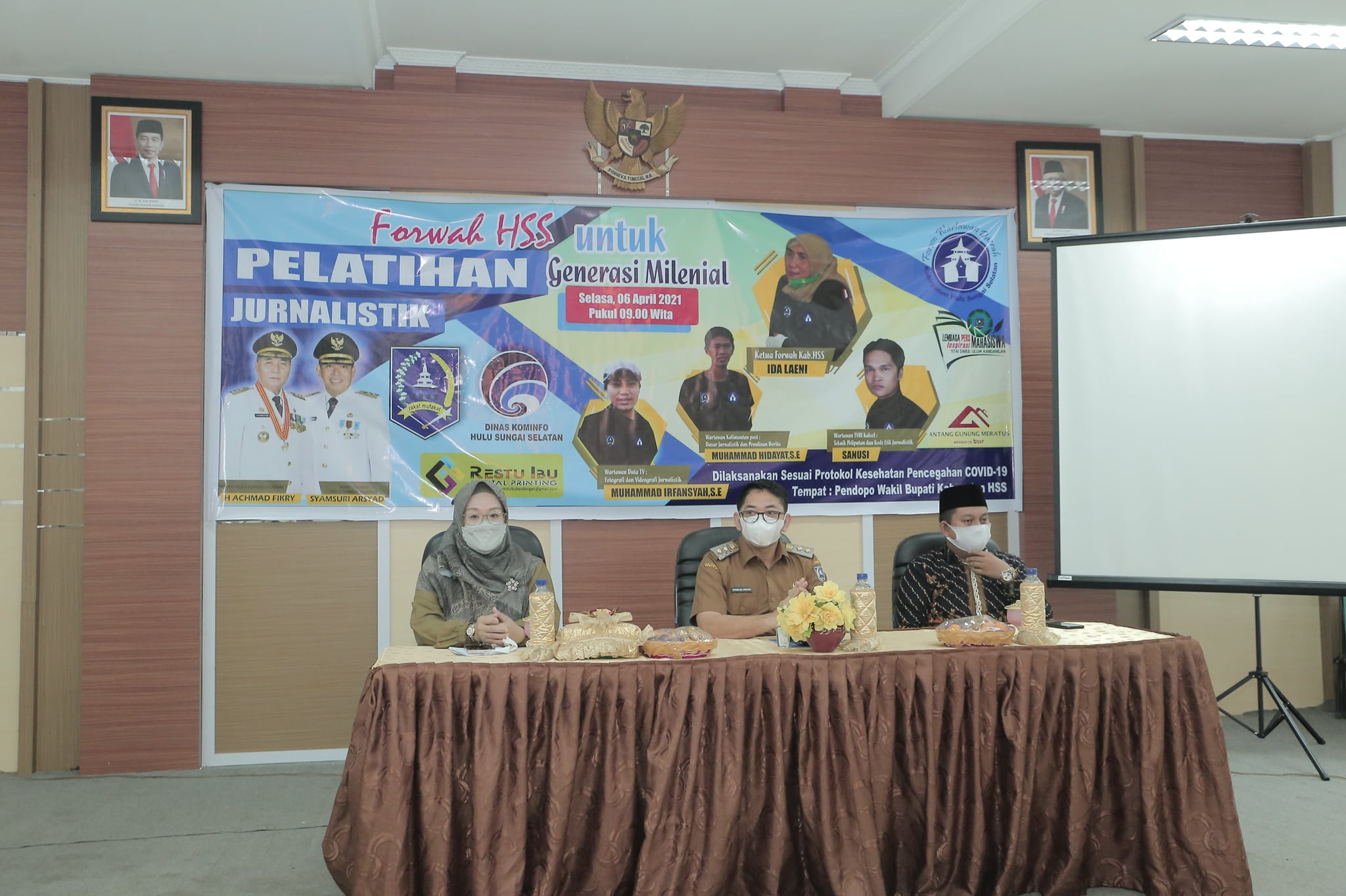 WAKIL BUPATI HSS MEMBUKA SECARA RESMI PELATIHAN JURNALISTIK