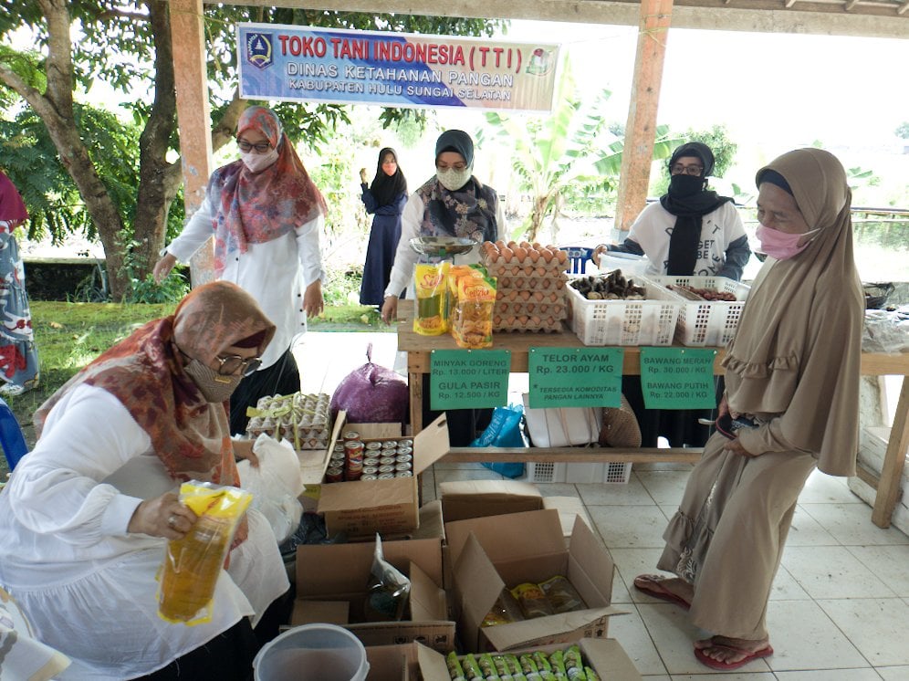 PEMKAB HSS GELAR PASAR MURAH DAN BAZAR TTI