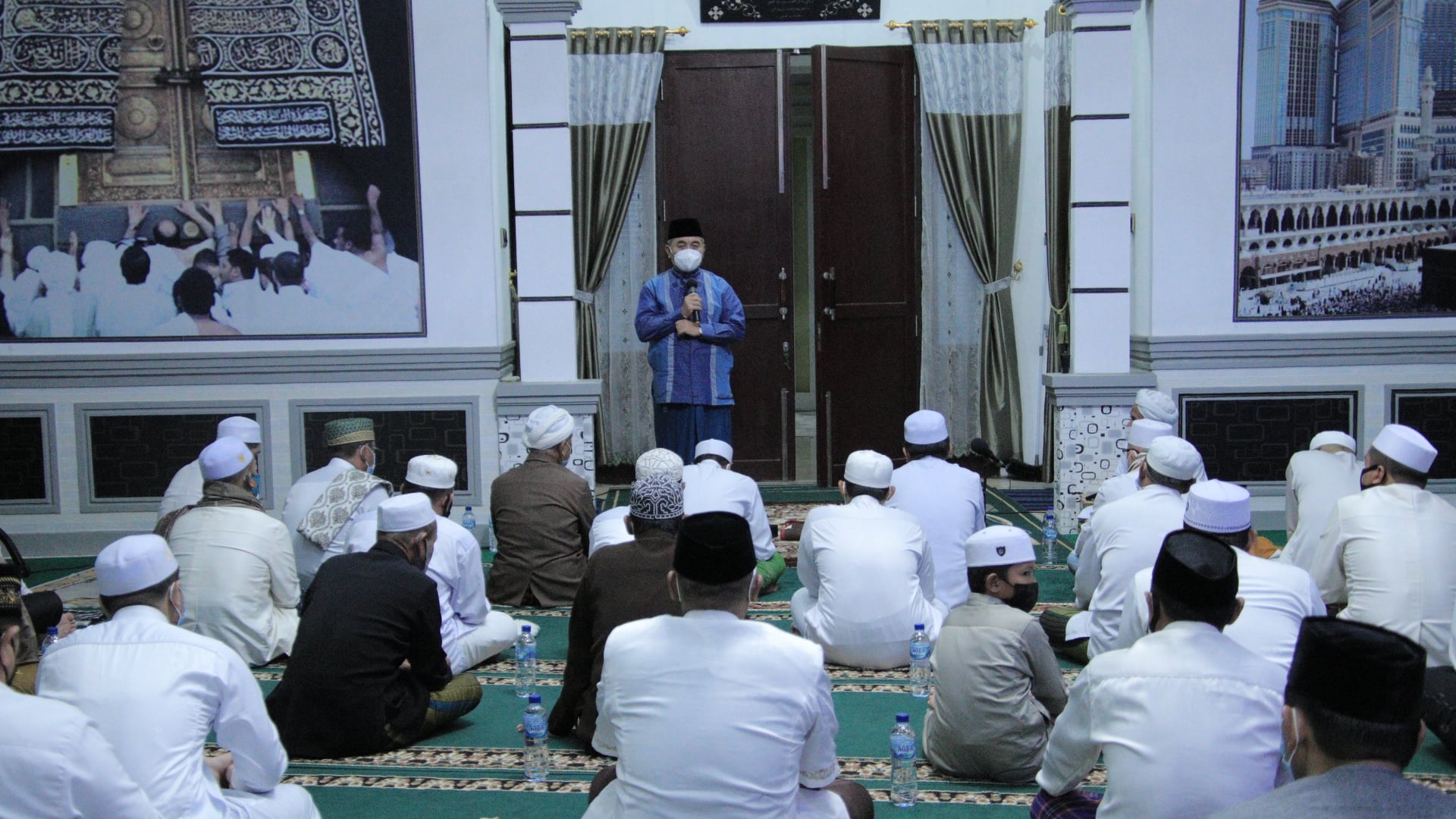 Bupati HSS Silaturahmi dengan Alim Ulama di 3 Daha dan Doa bersama sekaligus Haulan ke-14 tahun H.Darham Hidayat Bin H. Tarsi di Kediaman Habib Umar