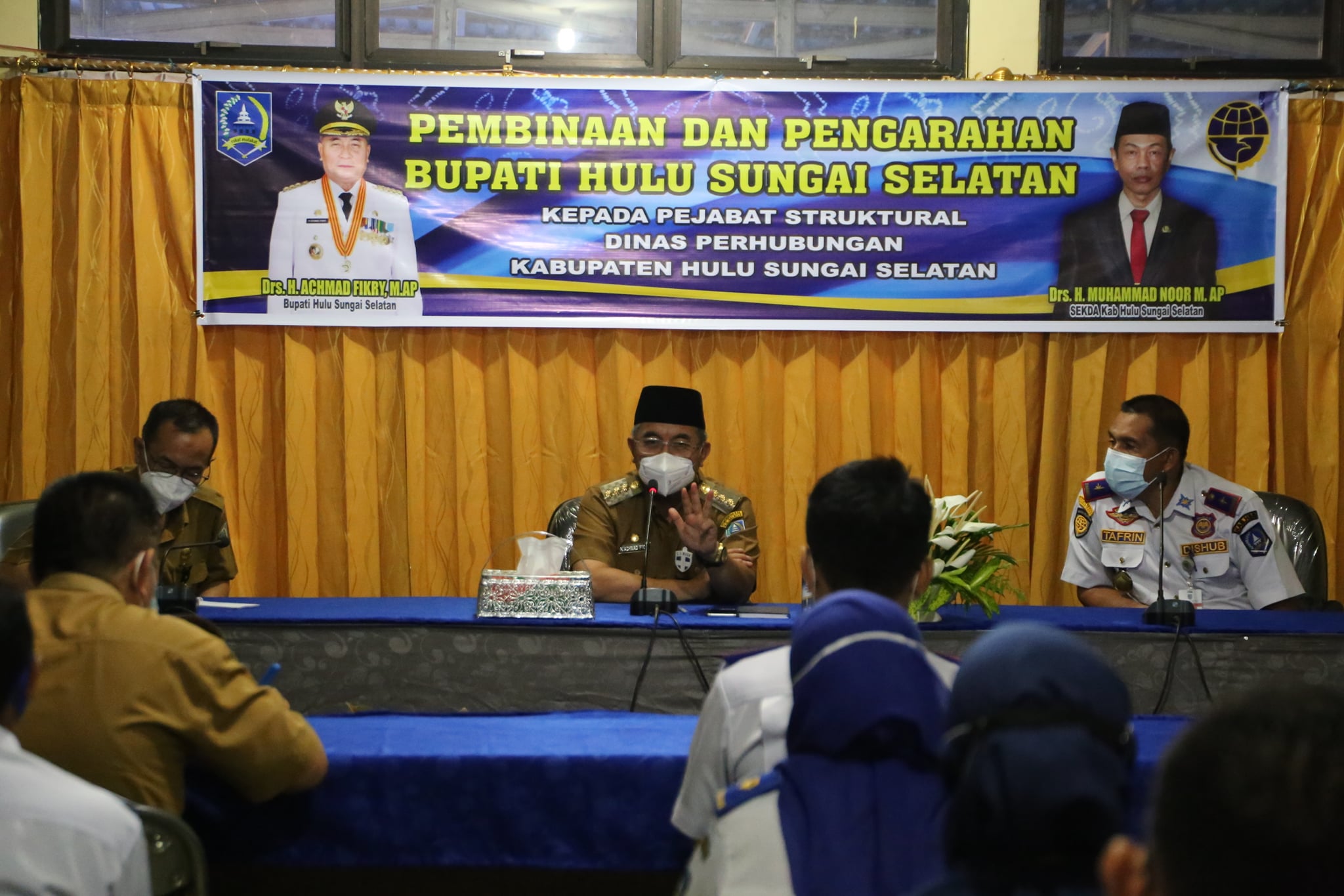 TINGKATKAN SEMANGAT KERJA BUPATI HSS BERIKAN PEMBINAAN DAN ARAHAN