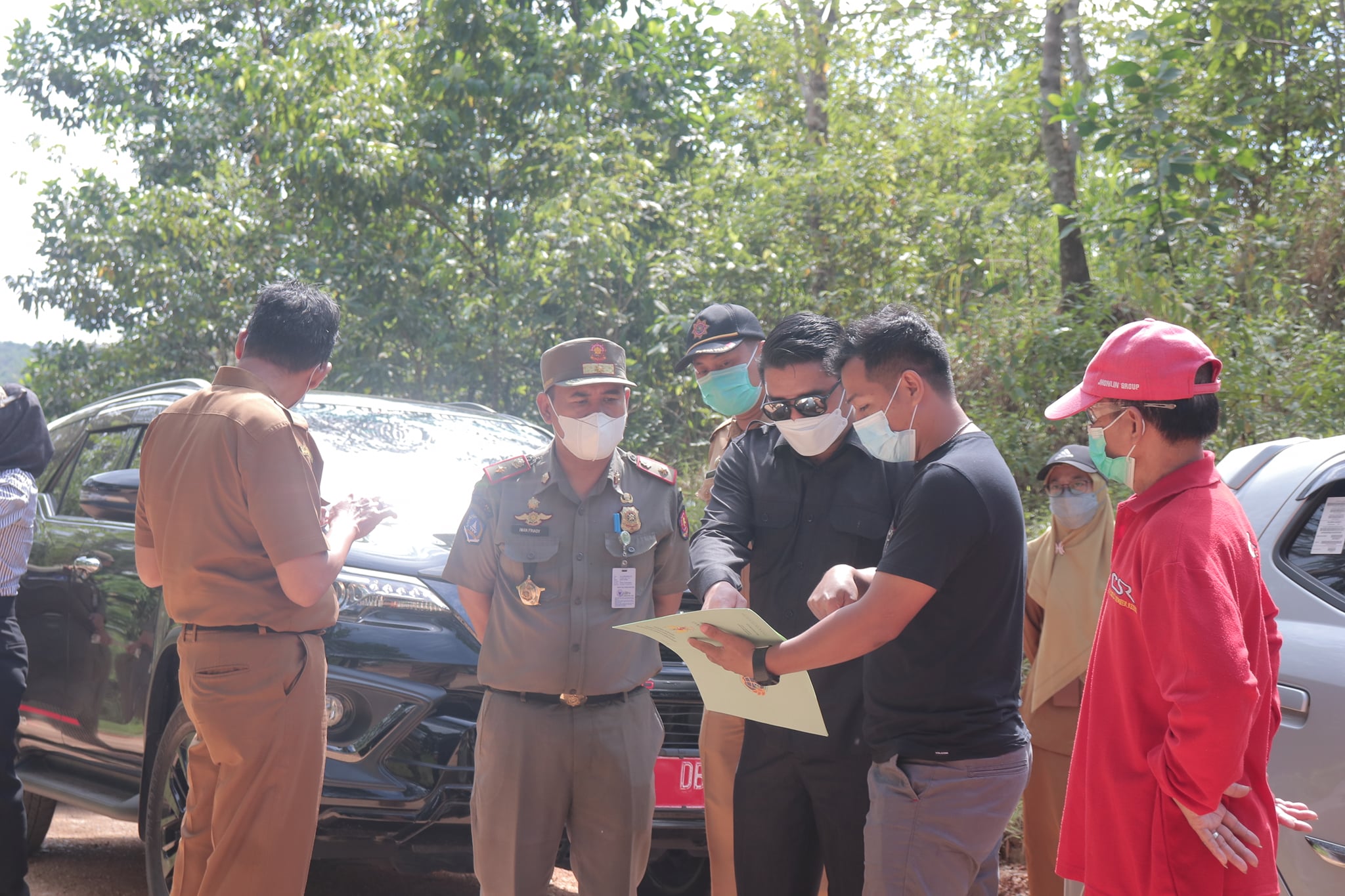 Ketua DPRD Tinjau Jalan Tambang Di Desa Batu Laki