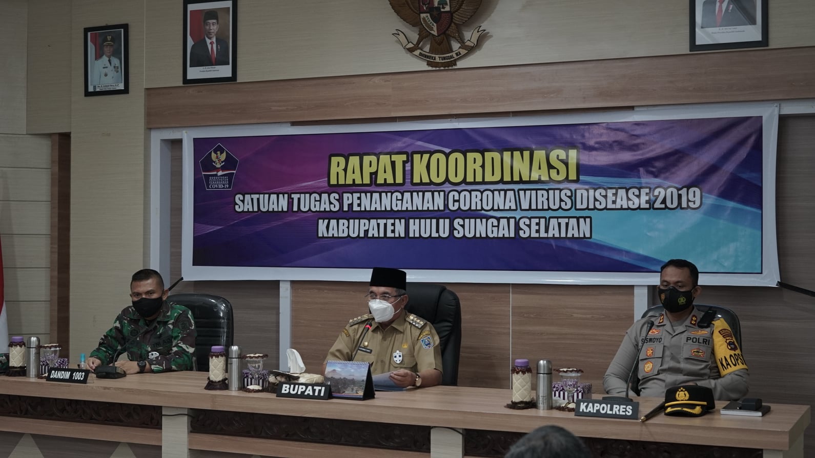 BUPATI HSS PIMPIN RAPAT SATGAS COVID-19