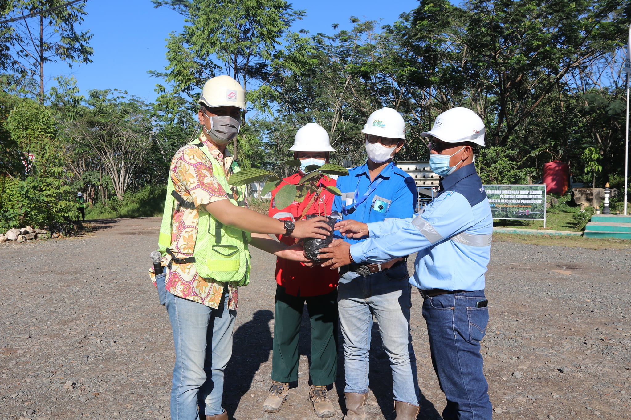 PERINGATI HARI LINGKUNGAN HIDUP DENGAN AKSI TANAM POHON