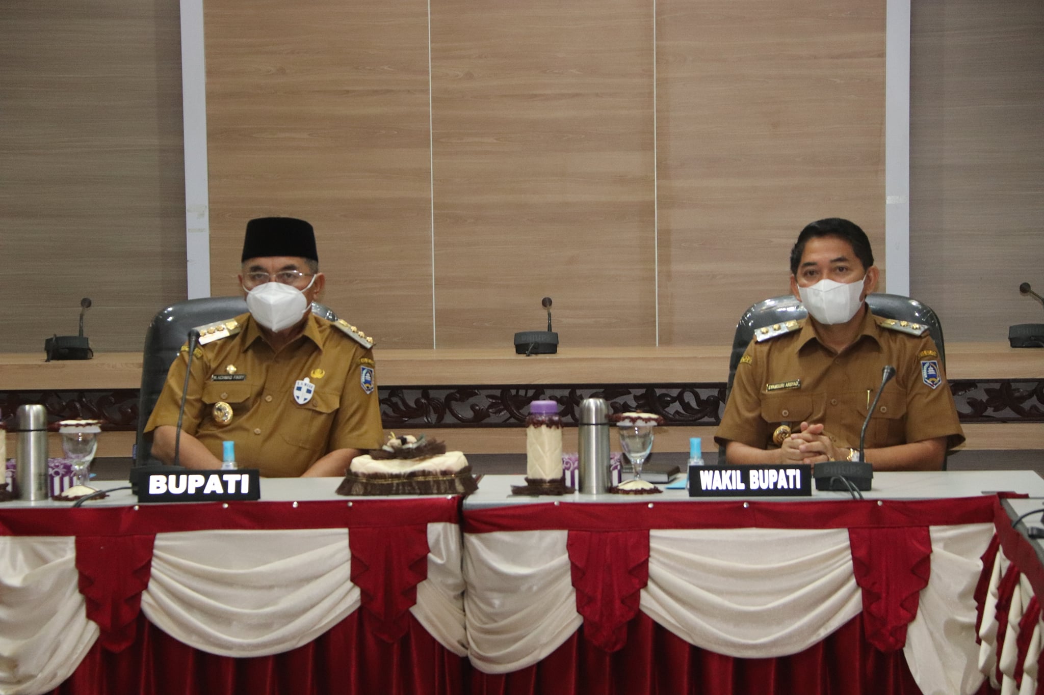 RAPAT EVALUASI SATGAS COVID-19, BUPATI HSS : TIDAK BOLEH KENDOR DALAM MEMATUHI PROTOKOL KESEHATAN