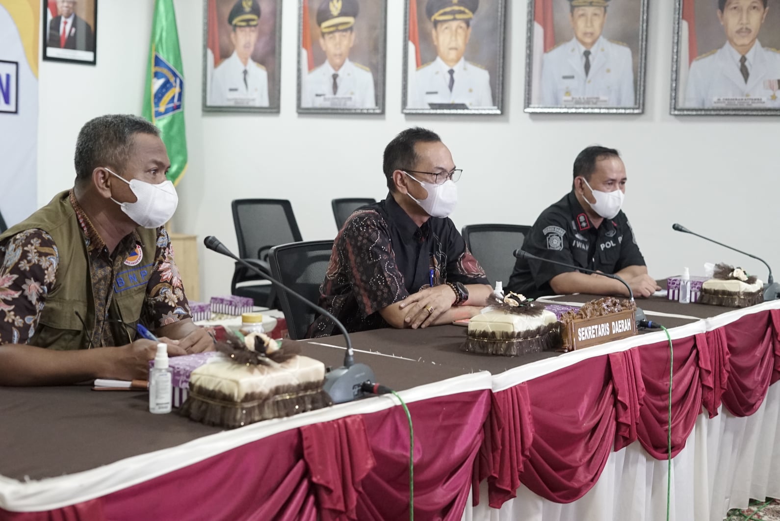 Sekda Kab. HSS hadiri Rapat Koordinasi Pembahasan Evaluasi Perkembangan Pelaksanaan Pemberlakuan Pembatasan Kegiatan Masyarakat (PPKM)