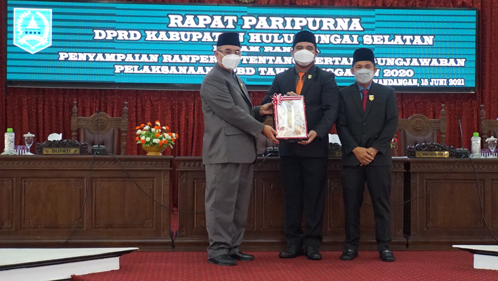 Rapat Paripurna DPRD, Bupati HSS Sampaikan Ranperda Pertanggungjawaban Pelaksanaan APBD TA 2020