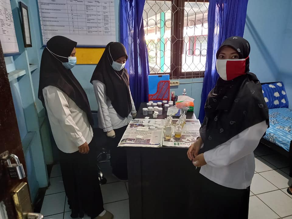 Screening Tes Urine di Lingkungan BNN Kabupaten Hulu Sungai Selatan