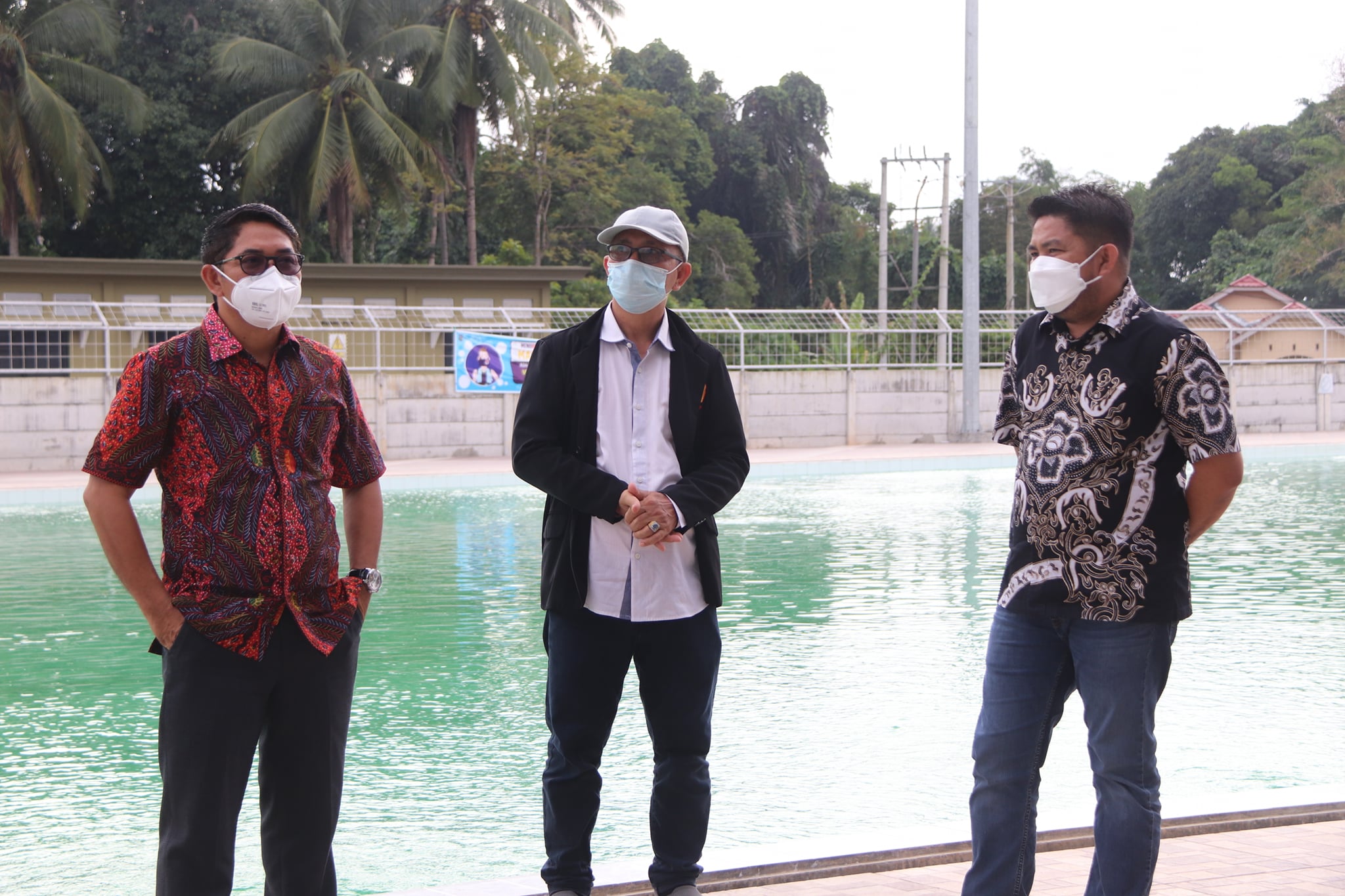 MAKSIMALKAN PERSIAPAN PORPROV 2022, WAKIL KETUA DPRD PROVINSI KALSEL BERSAMA WAKIL BUPATI HSS TINJAU AMANDIT AQUATIC CENTER