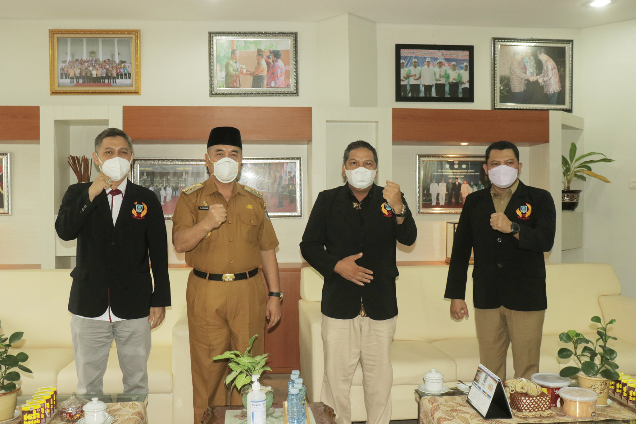 Bupati HSS menerima audiensi dengan pengurus Komite Olahraga Nasional Indonesia Kab. HSS