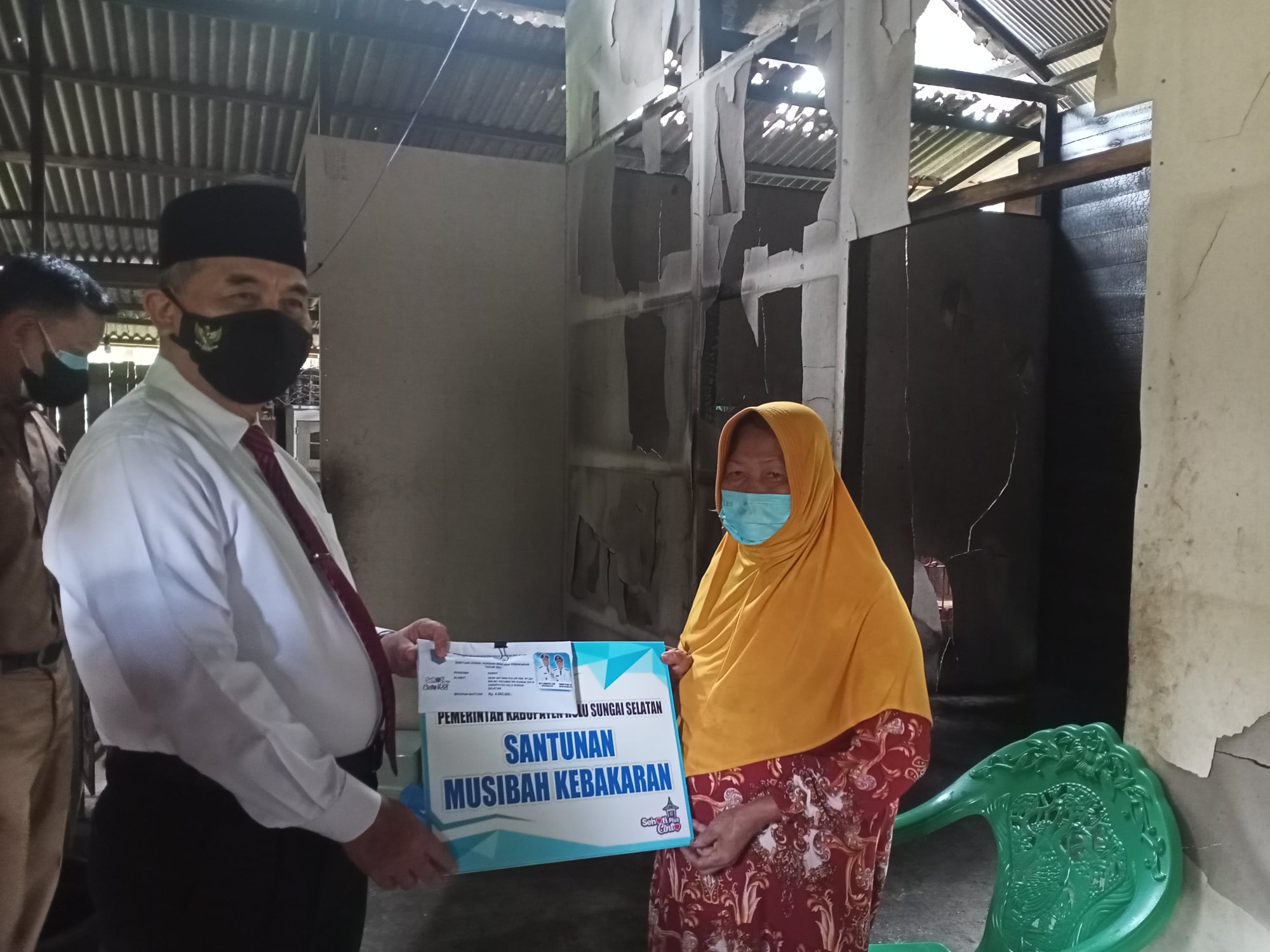 Musibah kebakaran telah menghanguskan satu buah kamar rumah beserta isinya  beberapa hari lalu. Kebakaran diduga disebabkan oleh adanya hubungan arus pendek listrik.