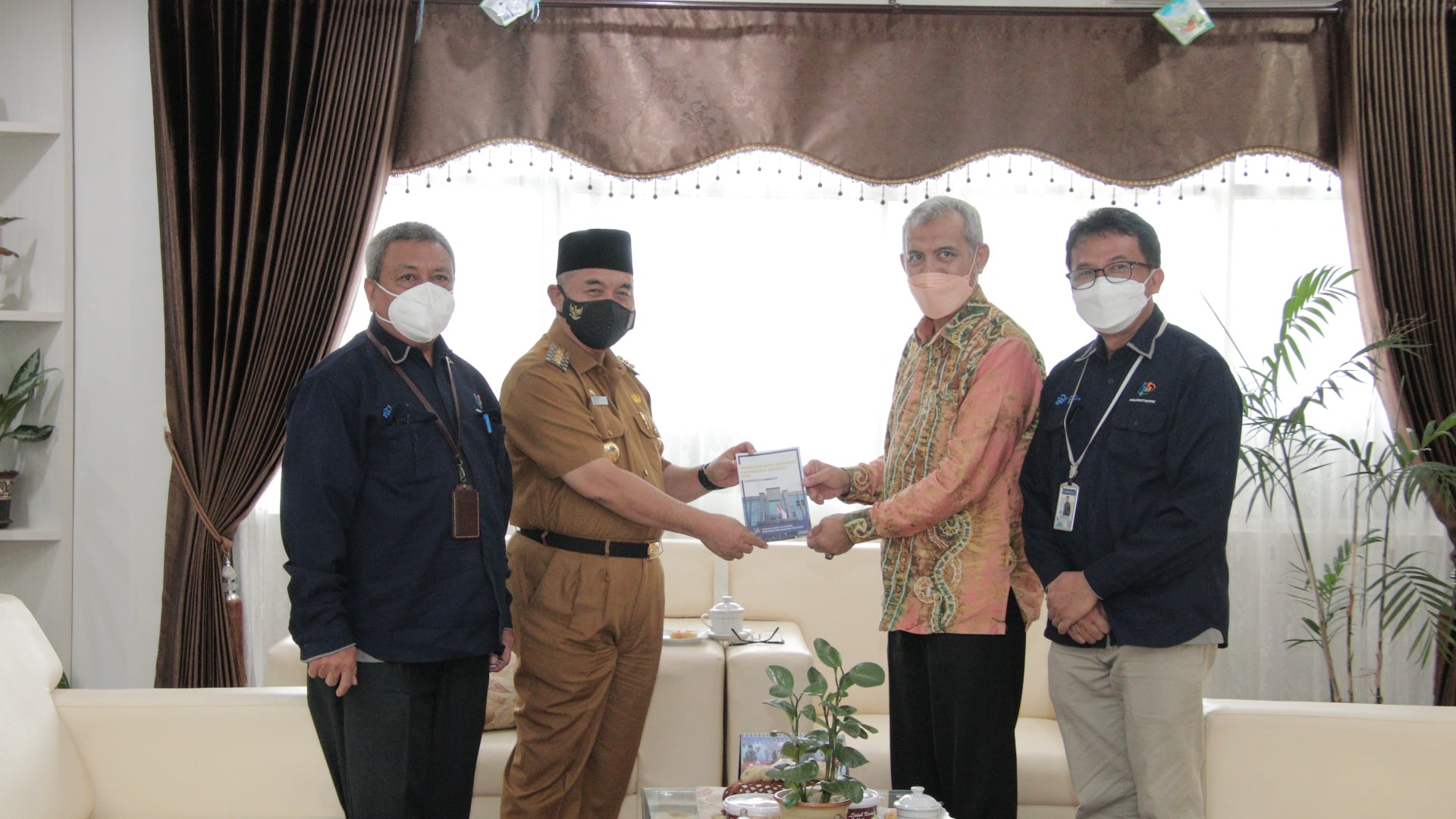 Bupati HSS menerima kunjungan silaturahmi dari Kepala Badan Pusat Statistik (BPS) Provinsi Kalimantan Selatan