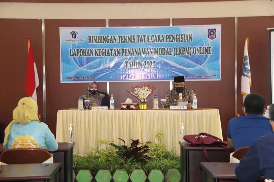 Bupati HSS membuka secara resmi bimbingan teknis tata cara pengisian Laporan Kegiatan Penanaman Modal (LKPM) Online Tahun 2021 bertempat di Aula Sehati Badan Pengelolaan Keuangan Pendapatan Daerah Kabupaten Hulu Sungai Selatan (BPKPD Kab. HSS)