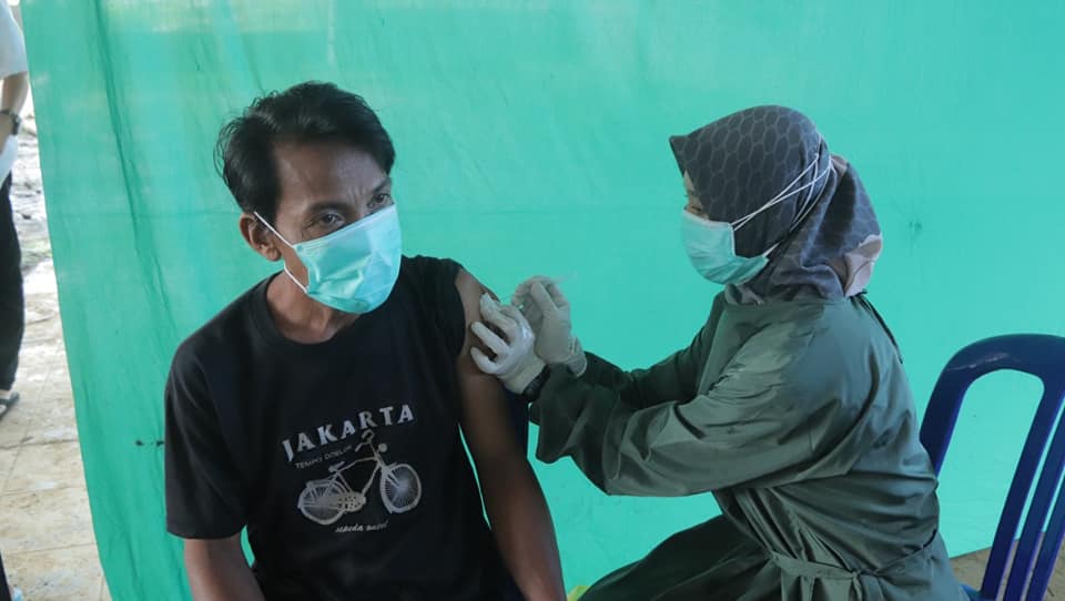 MAJELIS TA’LIM & DZIKIR AL-ANSHAR WAL MUHAJIRIN LAYANI VAKSINASI SEBANYAK 50 ORANG