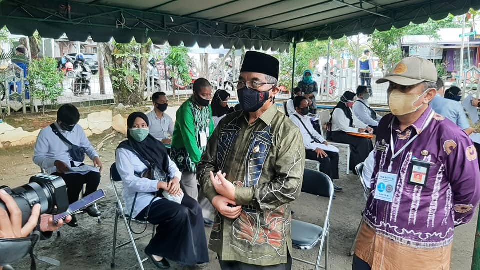 PANTAU LANGSUNG SELEKSI CPNS, BUPATI HSS TEGASKAN TIDAK ADA BANTUAN DALAM TES