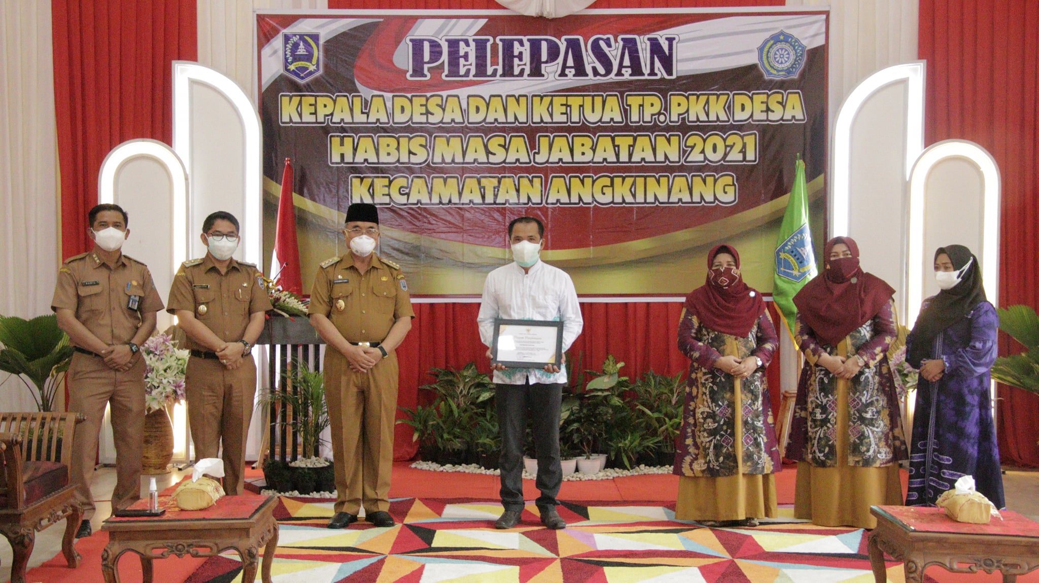 Bupati HSS hadiri Pelepasan 6 Kepala Desa wilayah Kecamatan Angkinang