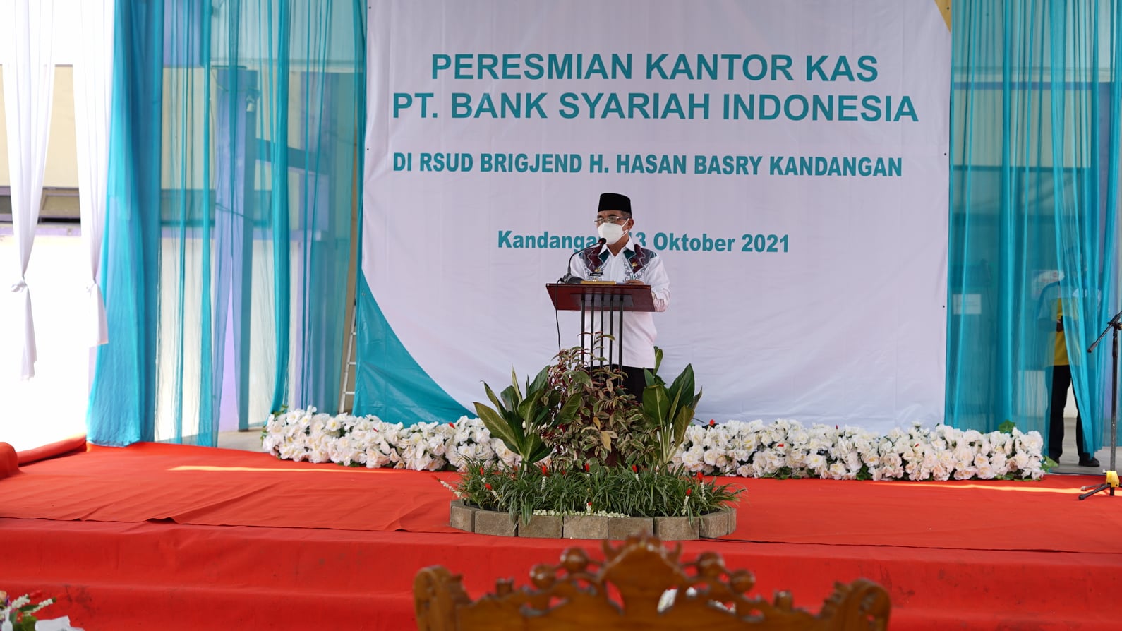 Bupati Hulu Sungai Selatan Drs. H. Achmad Fikry, M.AP meresmikan kantor Kas PT Bank Syariah Indonesia, di Rumah Sakit Umum Daerah Brigjend H. Hasan Basry Kandangan