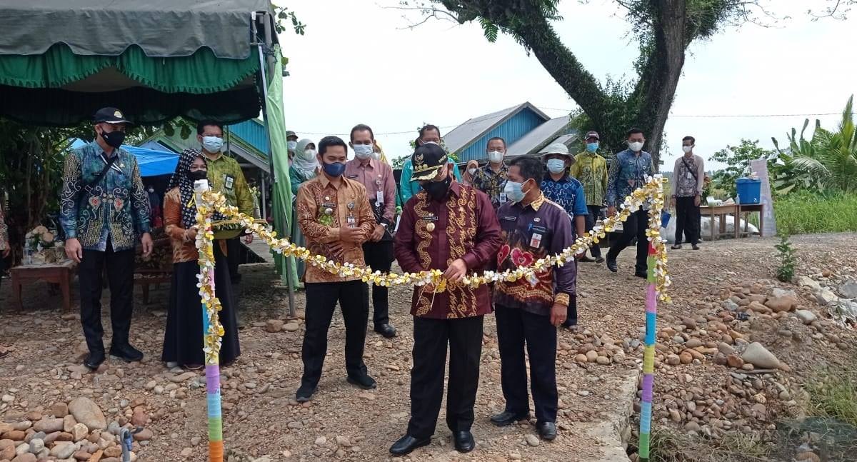 BUPATI RESMIKAN JUT & IRIGASI AIR TANAH DALAM DUSUN HANAU DESA PANJAMPANG BAHAGIA