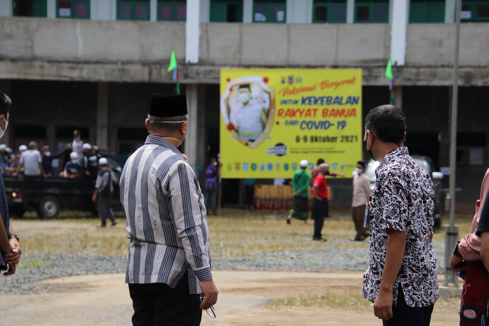 Bupati HSS Drs. H. Achmad Fikry M AP tinjau persiapan vaksinasi