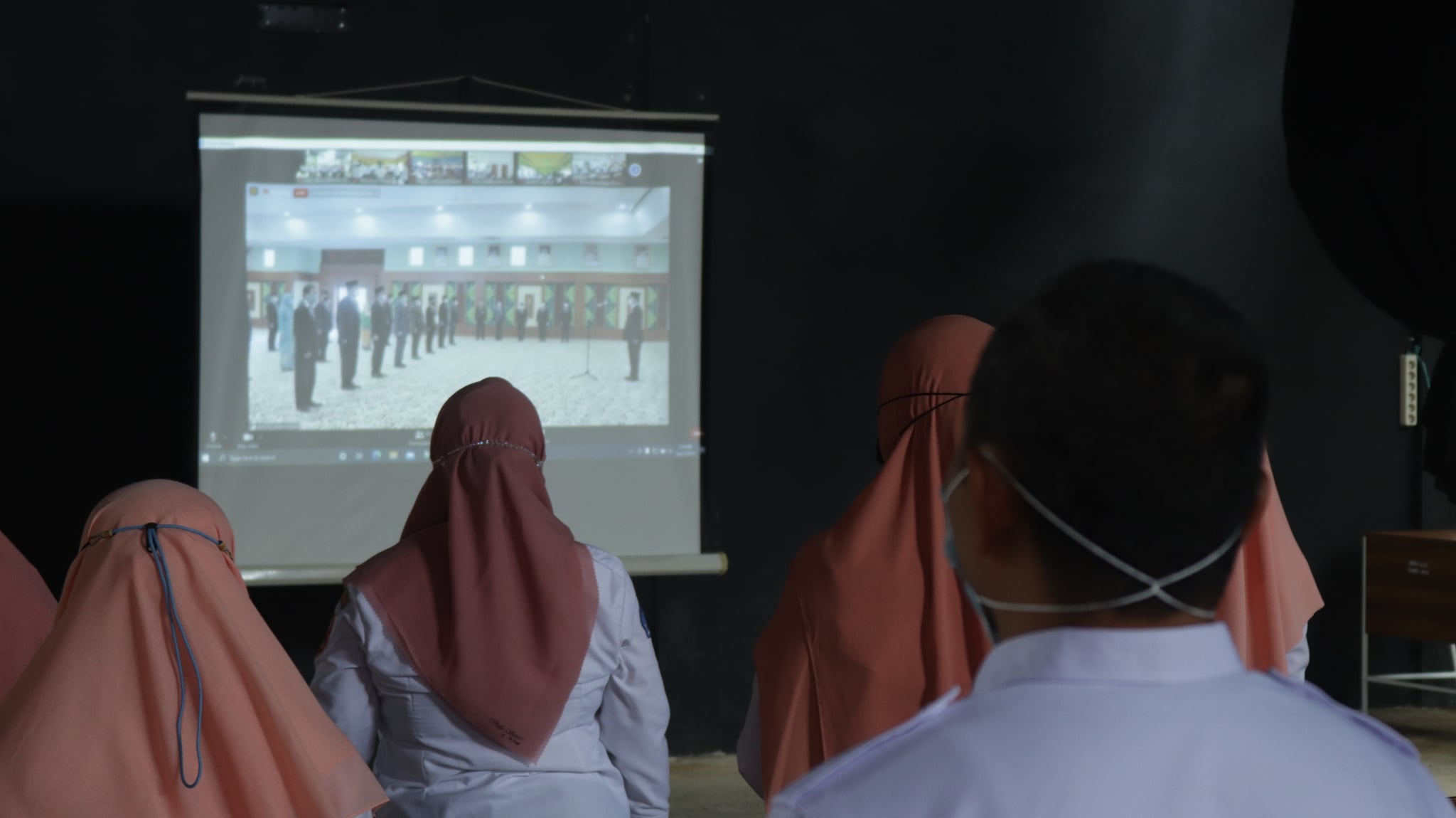 Penganugerahan / Penyerahan Penghargaan Tanda Kehormatan Satyalancana Karya Satya Tenaga Pendidik Kab. HSS