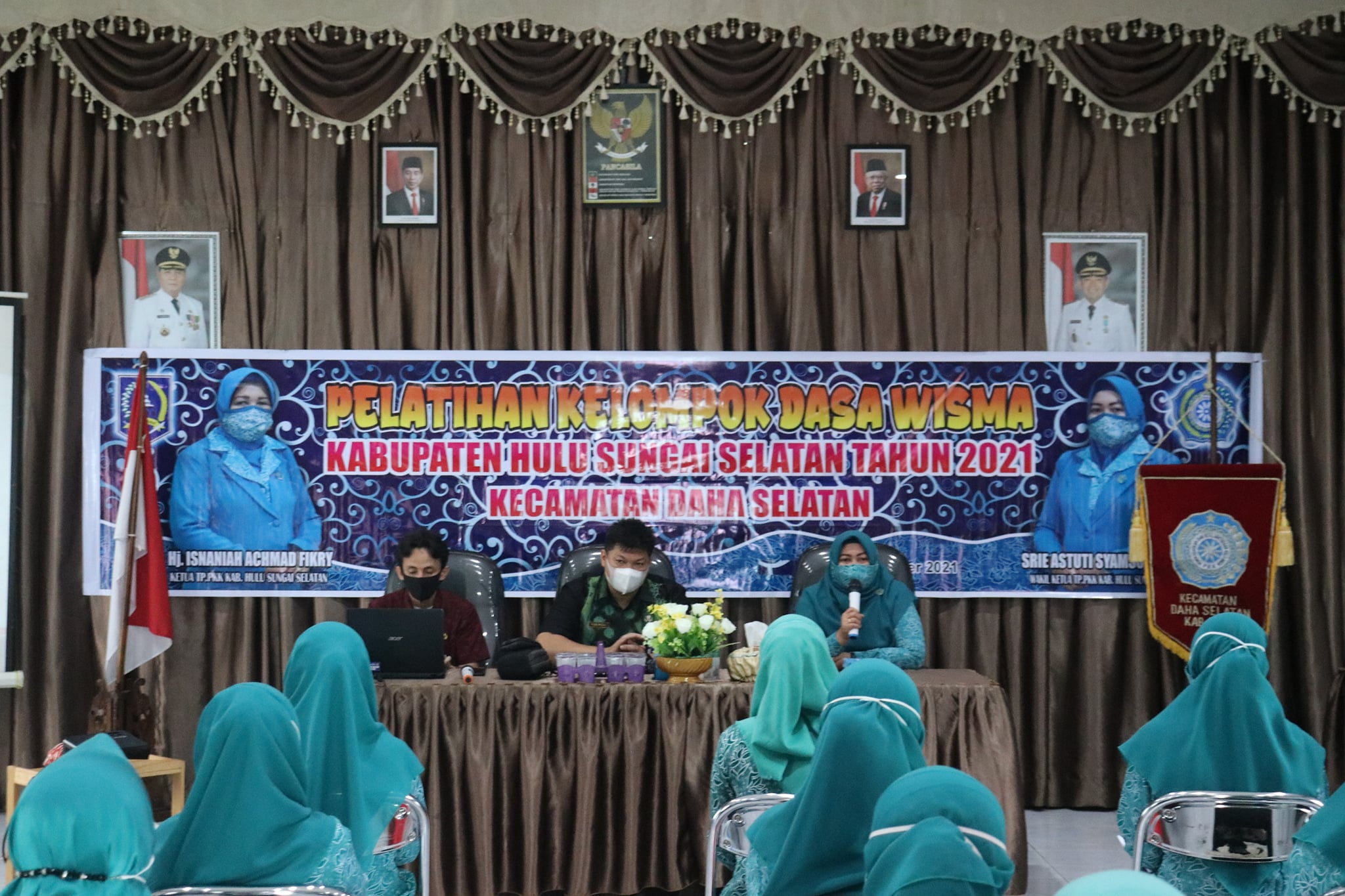 (TP. PKK) Kabupaten Hulu Sungai Selatan (Kab. HSS) menggelar Pelatihan dan Bimbingan Teknis (Bimtek) di sebelas (11) Kecamatan se Kab. HSS secara bergiliran