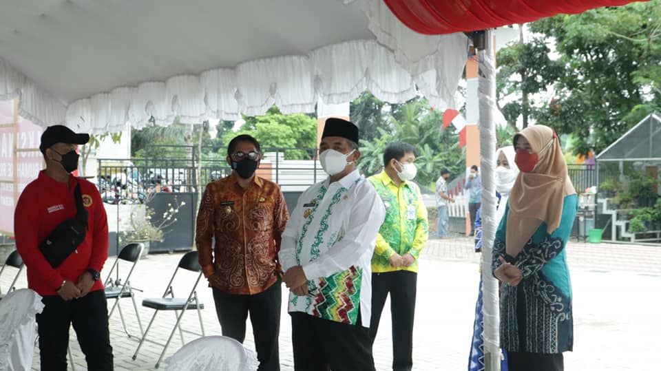 BUPATI HSS APRESIASI PELAKSANAAN VAKSINASI KEDUA YANG DIFASILITASI OLEH BIN