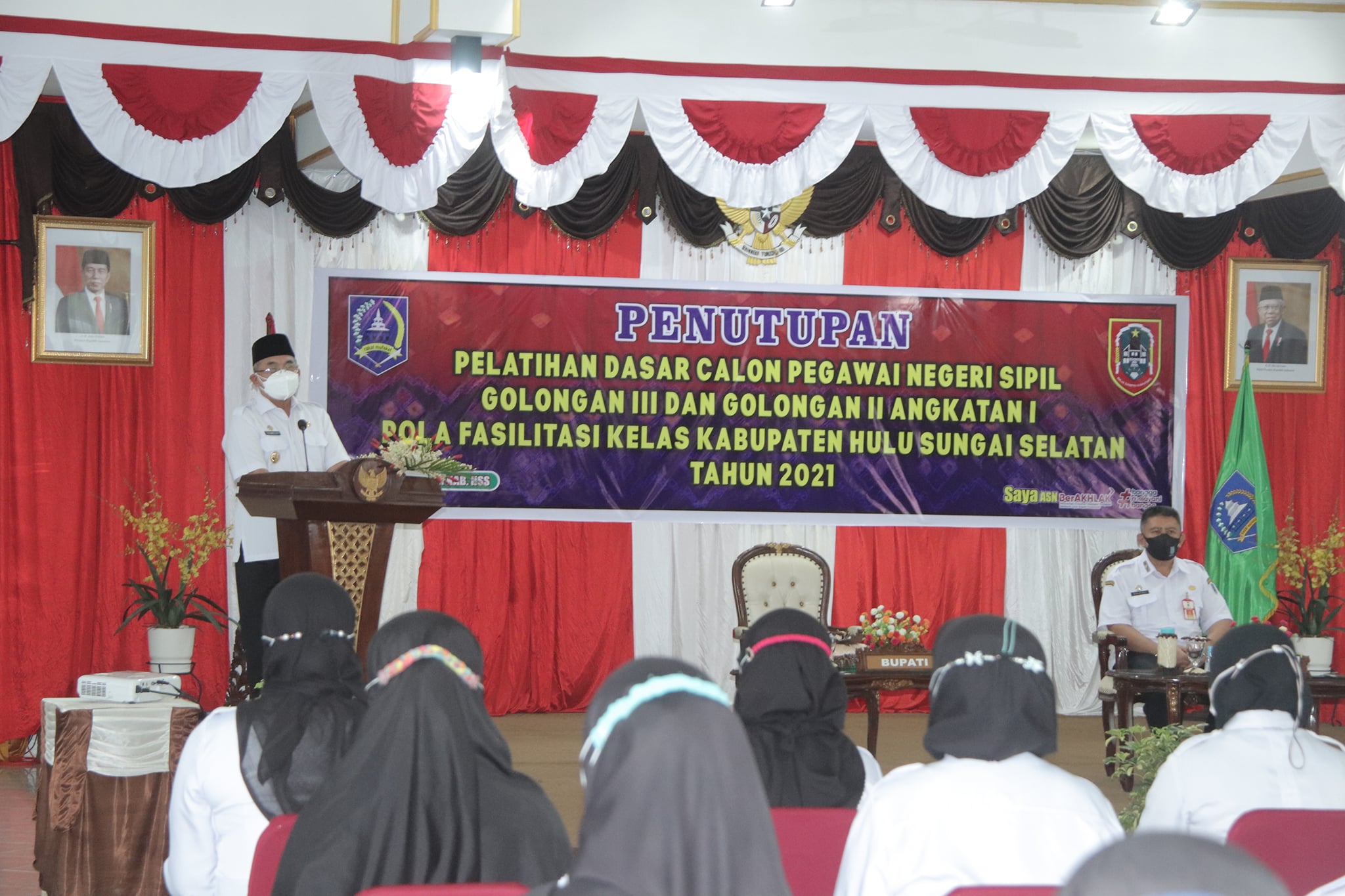 BUPATI TUTUP LATSAR CPNS KAB. HSS TAHUN 2021