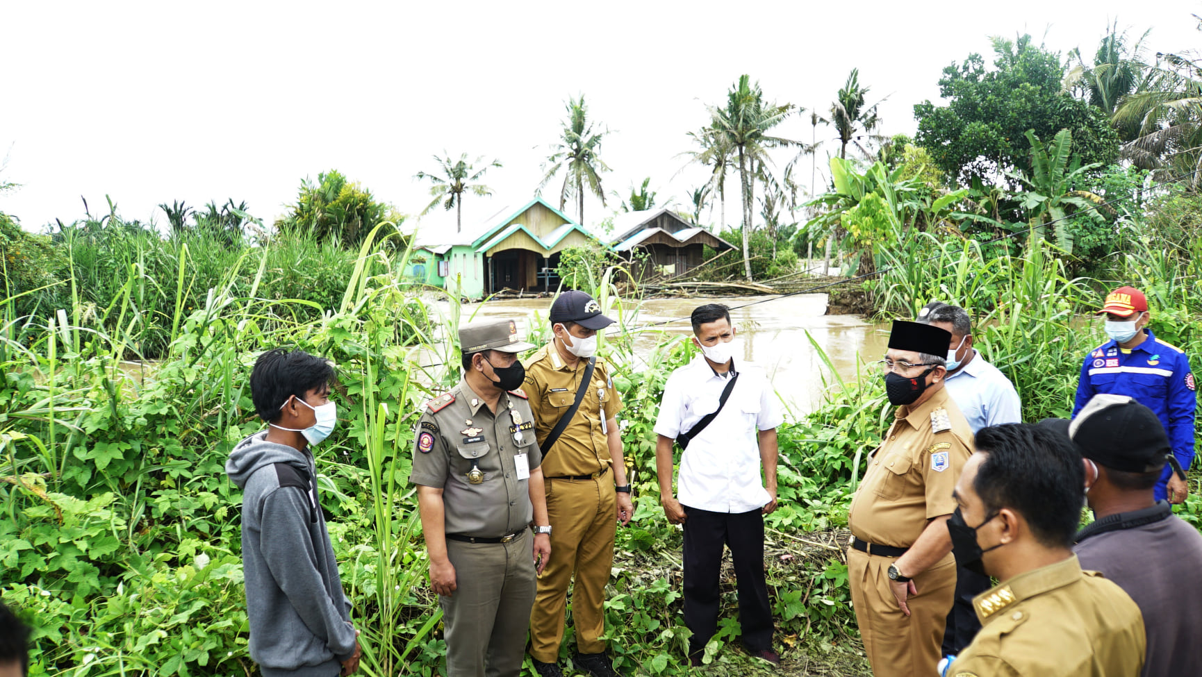 RUMAH DAN LAHAN PERTANIAN WARGA TERDAMPAK BANJIR DI DESA LUNGAU