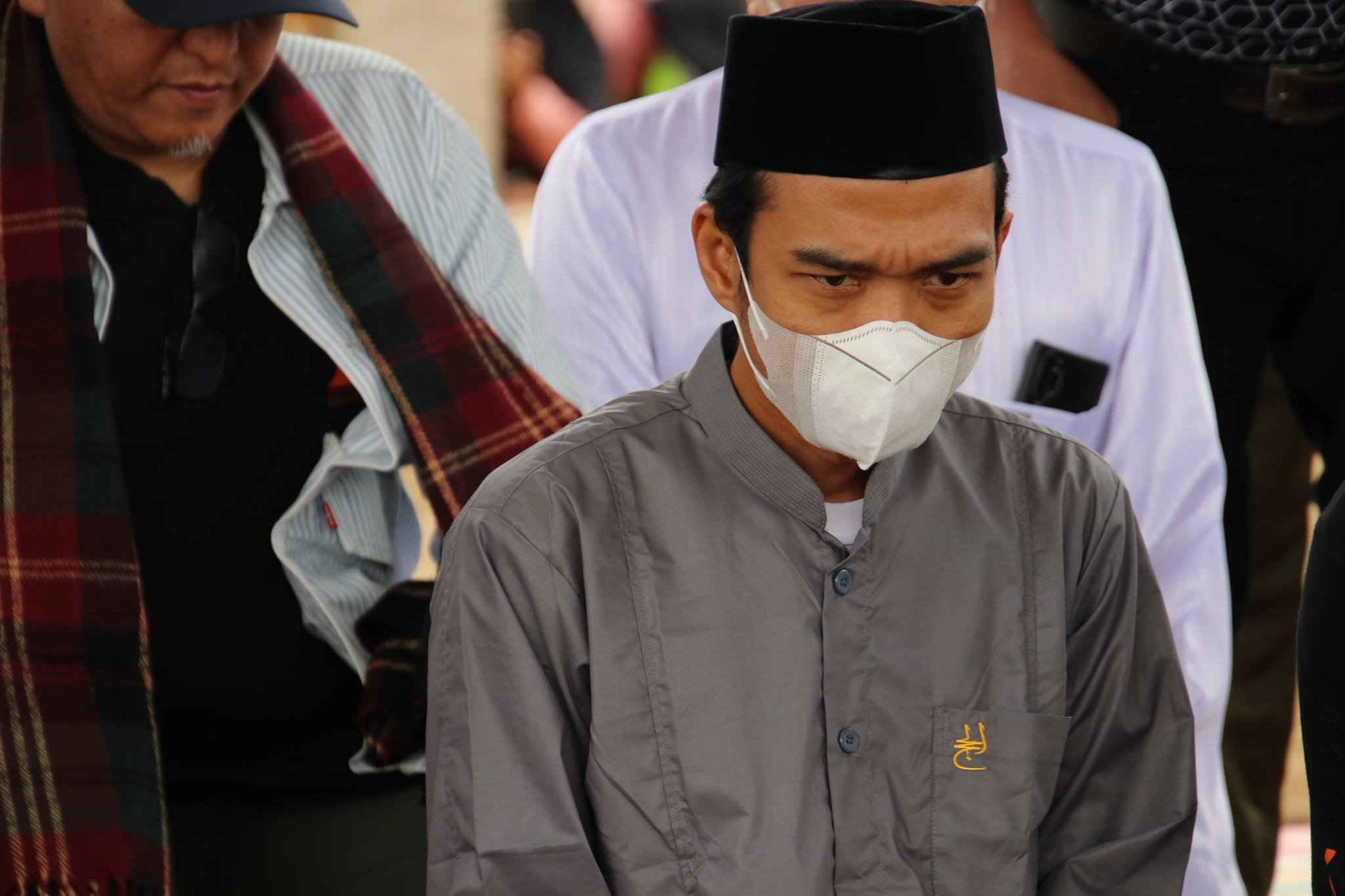 Ziarah ke Makam Guru Kapuh, Kedatangan Ustadz Abdul Somad disambut Hangat Masyarakat HSS