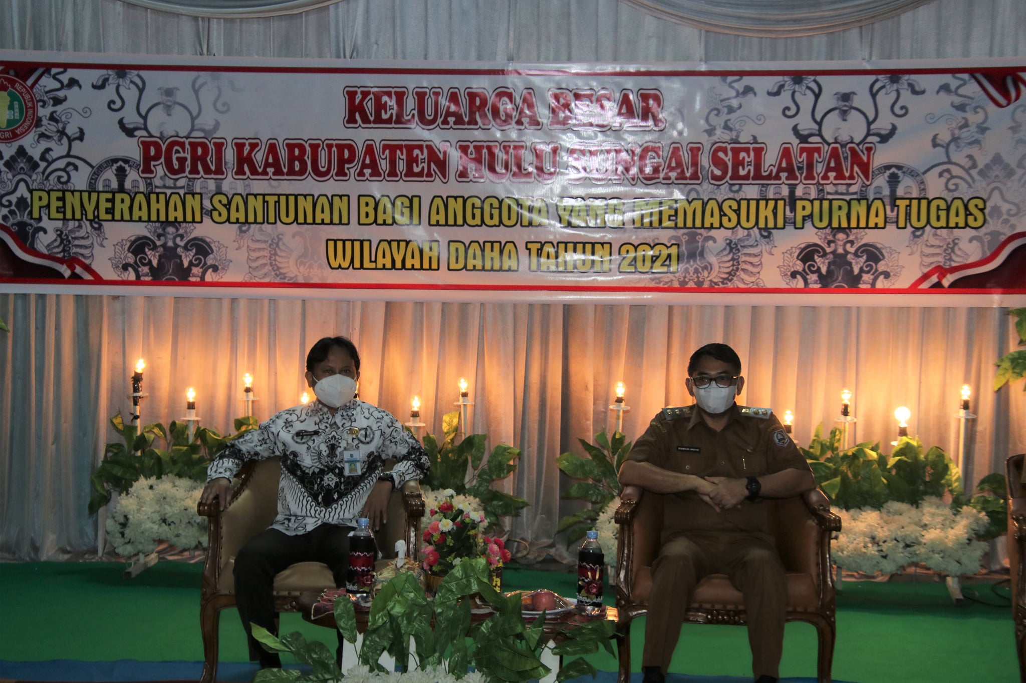 Penyerahan Santunan Anggota PGRI Yang Memasuki Purna Tugas Tahun 2021 Wilayah Daha