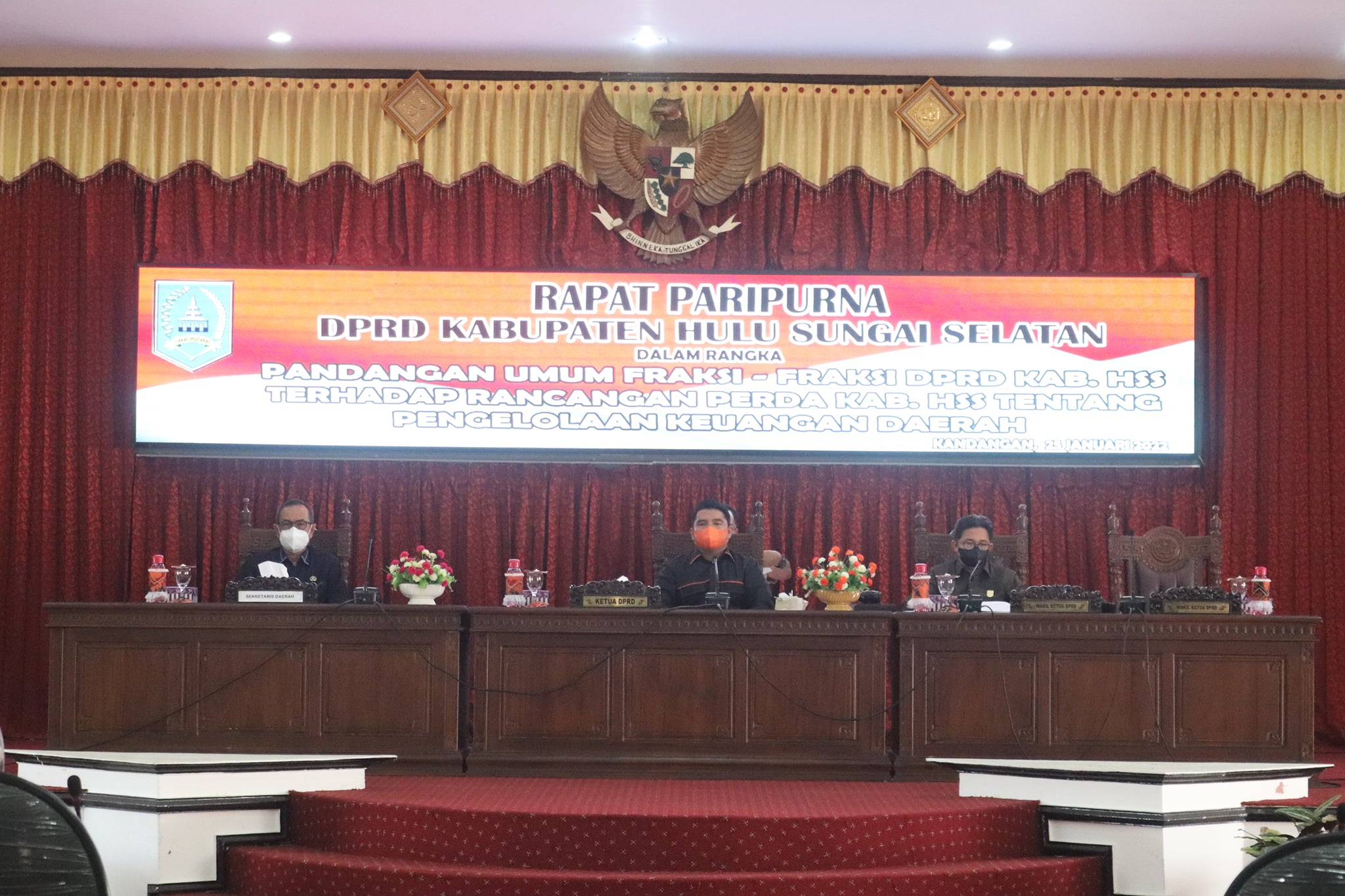 Sekda Kab. HSS Hadiri Pandangan Umum Fraksi DPRD Tentang Ranperda Pengelolaan Keuangan Daerah