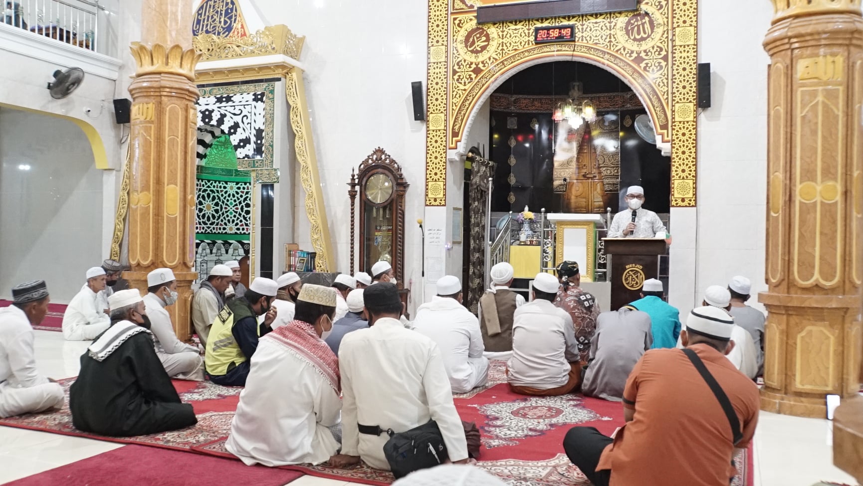 Wakil Bupati Hulu Sungai Selatan menghadiri Tausyiah bersama Dewan Masjid Indonesia (DMI) di Mesjid Al-Abrar Gambah Luar Kandangan