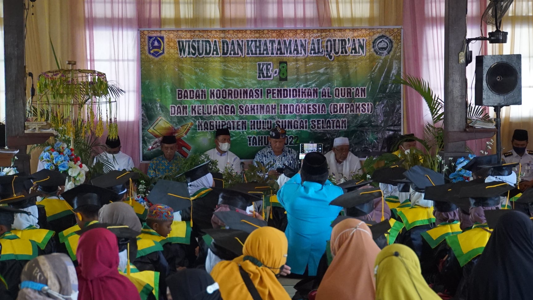 Wakil Ketua I TP-PKK Kab. HSS Hadiri Wisuda dan Khataman Al-Quran BKPAKSI