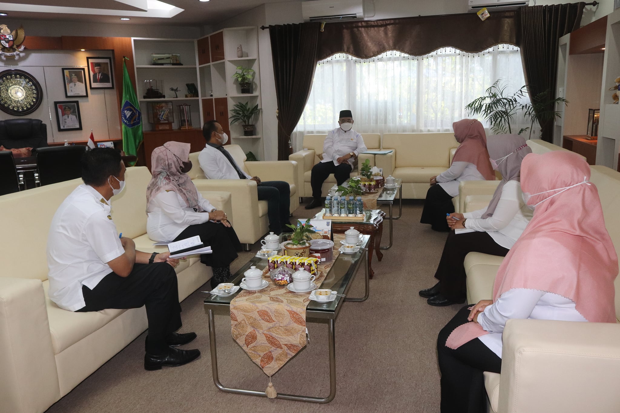 Bupati Hulu Sungai Selatan menerima kunjungan silaturahmi dari pengurus Yayasan Kanker Indonesia (YKI) Kab. HSS