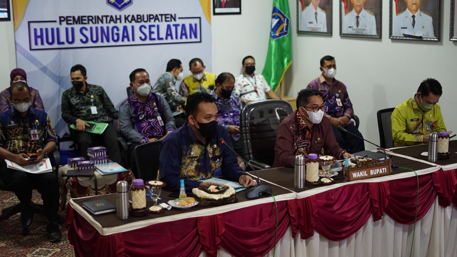 Wakil Bupati HSS membuka secara langsung acara Asistensi Akuntabilitas Kinerja Perangkat Daerah, dengan narasumber dari Kementerian PANRB, Ananda Juarsa secara daring