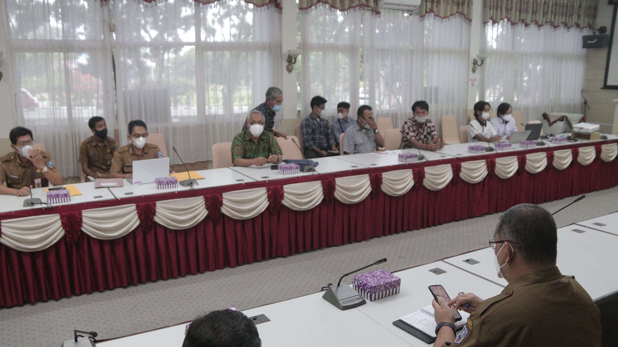 Dinas Pekerjaan Umum dan Tata Ruang (PUTR) Kabupaten Hulu Sungai Selatan (HSS) menggelar ekspose bersama dengan Kontraktor PT. Daman Variakarya terkait peristiwa robohnya menara Masjid Islamic Center yang terletak di Desa Hamalau Kecamatan Sungai Raya beberapa hari lalu