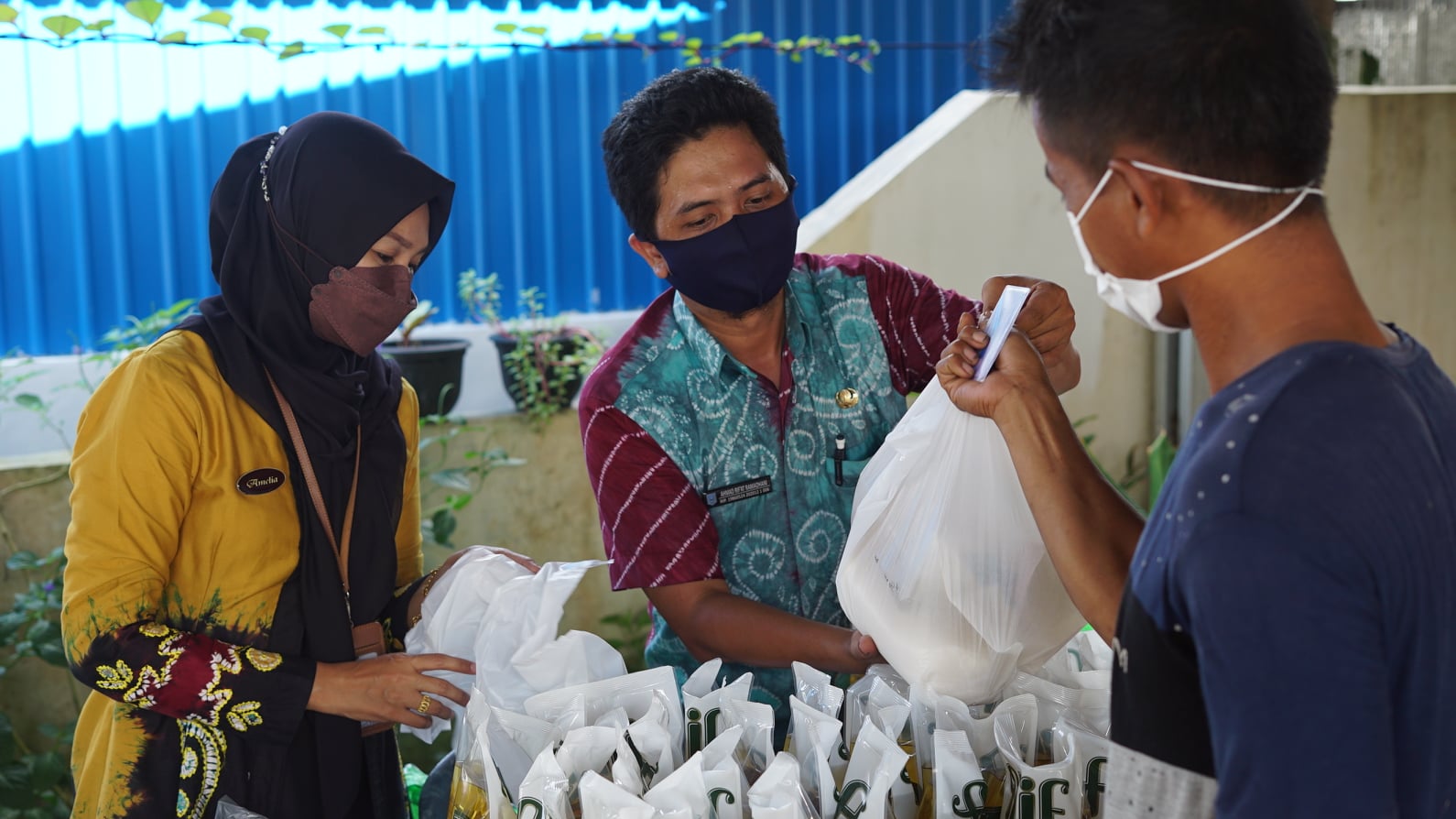 OPERASI PASAR MINYAK GORENG PLUS GULA PASIR TAHAP II DI KEC. KALUMPANG