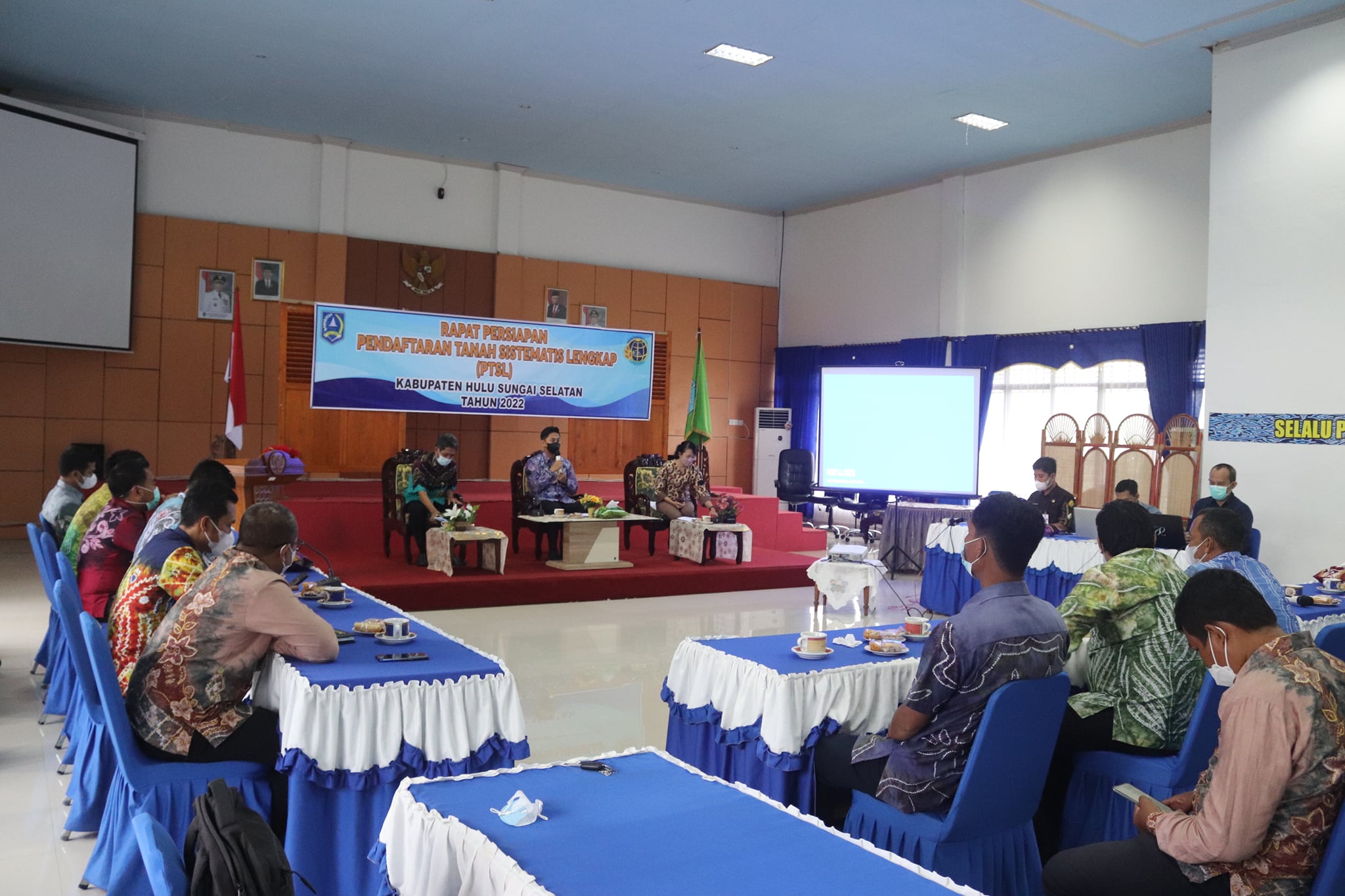 Kantor Badan Pertanahan Nasional Kabupaten Hulu Sungai Selatan bersama Dinas Perumahan Rakyat, Kawasan Permukiman dan Lingkungan Hidup Kab. HSS menggelar Rapat Koordinasi Persiapan PTSL Tahun Anggaran 2022