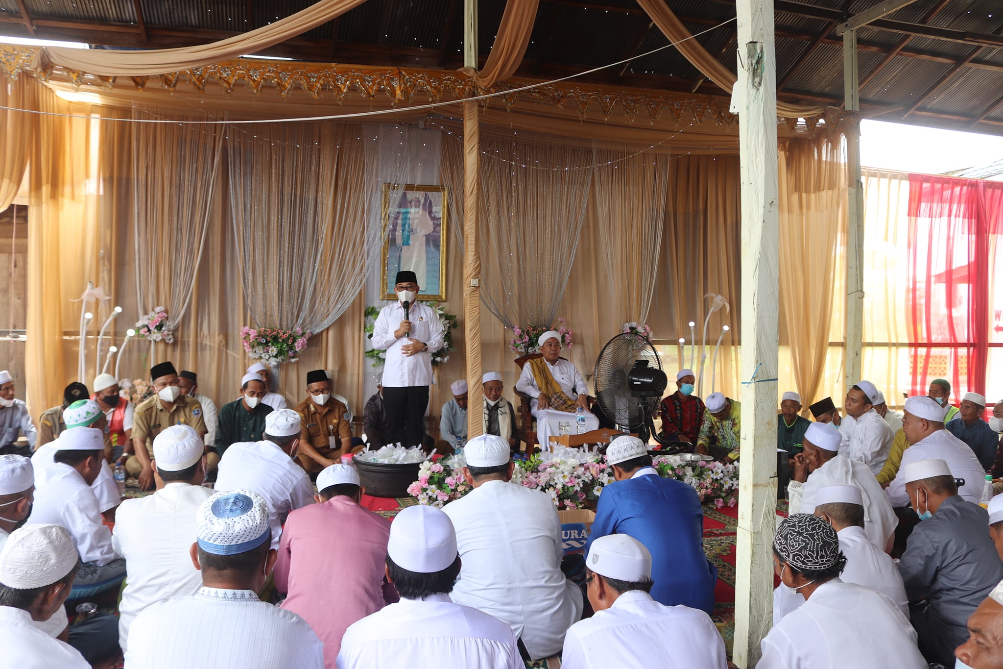 WABUP SYAMSURI ARSYAD HADIRI PERINGATAN ISRA MI’RAJ SEKALIGUS HAUL ABAH GURU SEKUMPUL DI KUBAH DATU DAHA