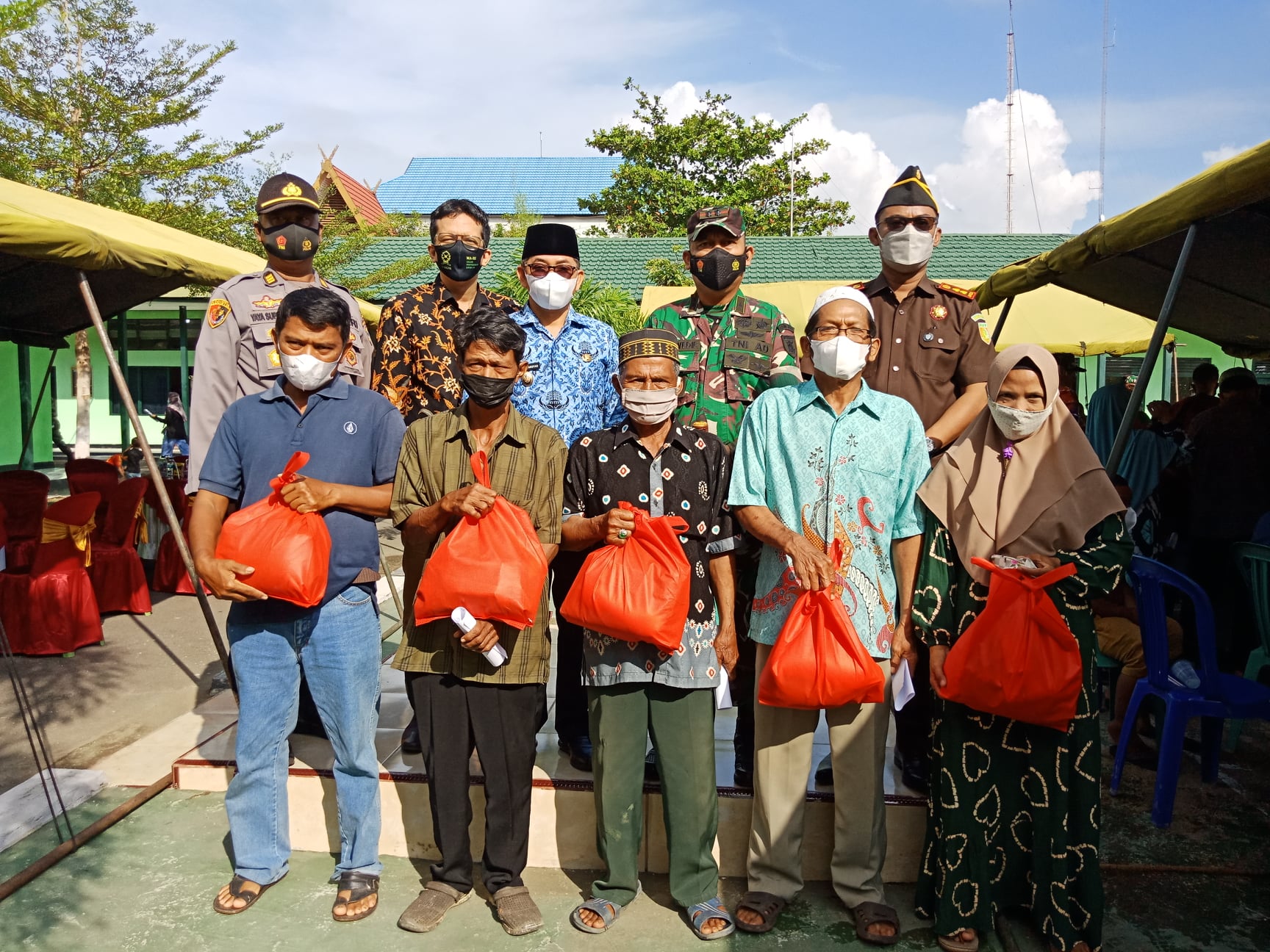 Wakil Bupati HSS Hadiri Serbuan Vaksinasi Kodim 1003/HSS