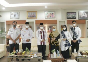 BUPATI HSS BERIKAN DUKUNGAN UNTUK KEBERHASILAN PEMILIHAN DUTA PEPELINGASIH KAB. HSS DI TINGKAT PROVINSI KALSEL