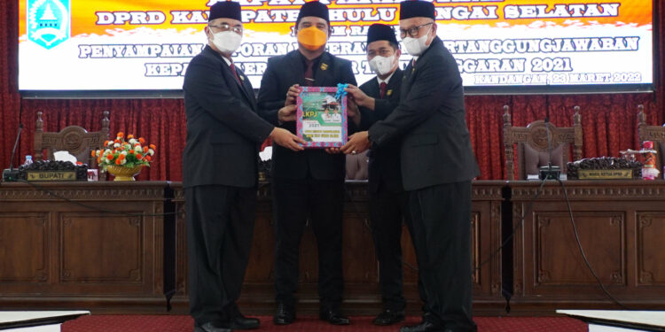 DPRD Kabupaten Hulu Sungai Selatan melaksanakan rapat paripurna penyampaian Laporan Keterangan Pertanggungjawaban (LKPj) Kepala Daerah Tahun 2021