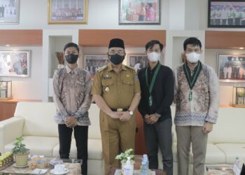 TERIMA KUNJUNGAN HMI CABANG KANDANGAN, BUPATI HSS BERIKAN MOTIVASI SEMANGAT ORGANISASI