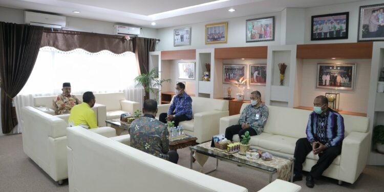 TERIMA KUNJUNGAN ISORI KAB. HSS, BUPATI SIAP LANTIK KEPENGURUSAN MASA BAKTI 2021-2025