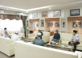 TERIMA SILATURAHMI SANTRI, BUPATI HSS BICARAKAN RENCANA PEMBANGUNAN PERMANEN ASRAMA BUKHARI 1