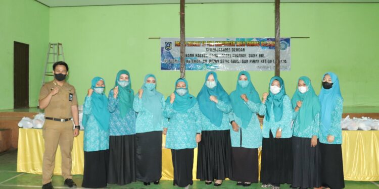 TP. PKK Kab. HSS Gelar Pasar Murah Paket Sembako di Kecamatan Padang Batung & Kecamatan Loksado